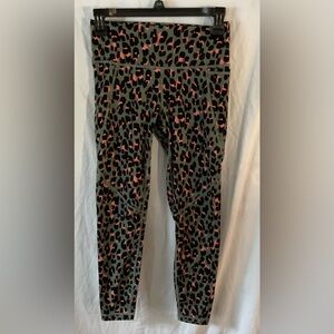 Sweaty Betty power size 0-2 animal print leggings.